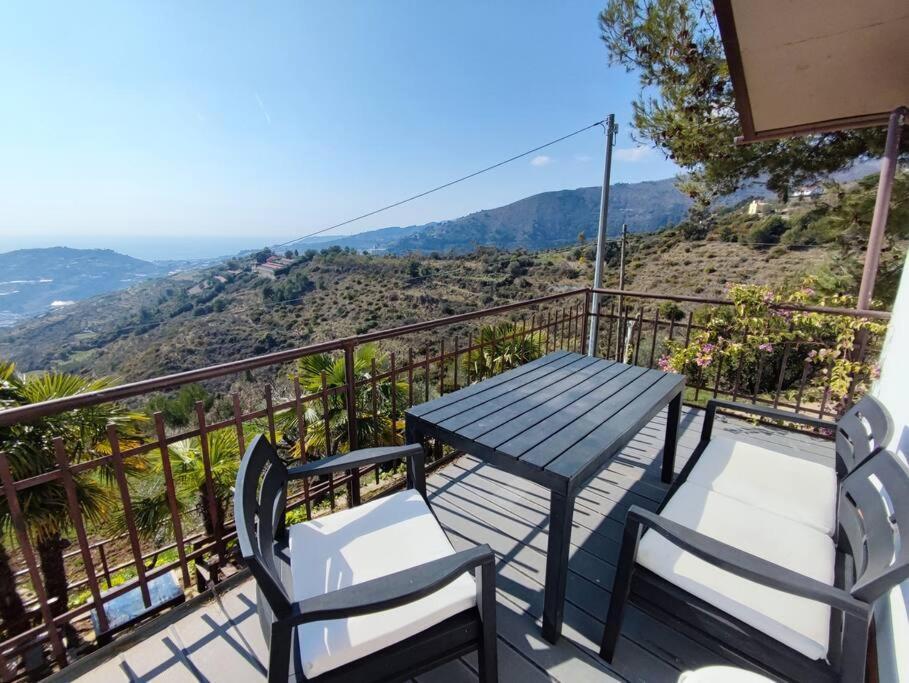 Detached House With Garden And Sea View Casa de hóspedes Sanremo Exterior foto